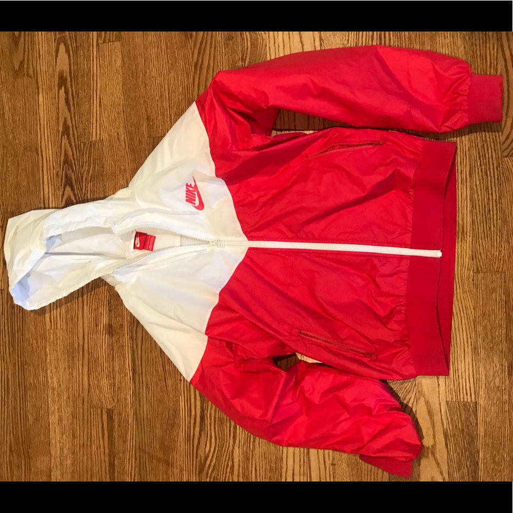 Nike windbreaker size L